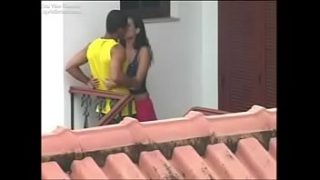 Casal fudendo na porta de casa