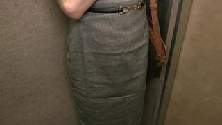 「楽しくて、気持ち良くて、刺激的で…最高でした。」前回の撮影から約1ヶ月。上品で大人しそうな見た目からは想像もつかない淫乱っぷりと、非日常的な羞恥プレイへの適性能力を見せつけてくれた生野さんがまたやってきた。股間にバイブを挿したままで…。